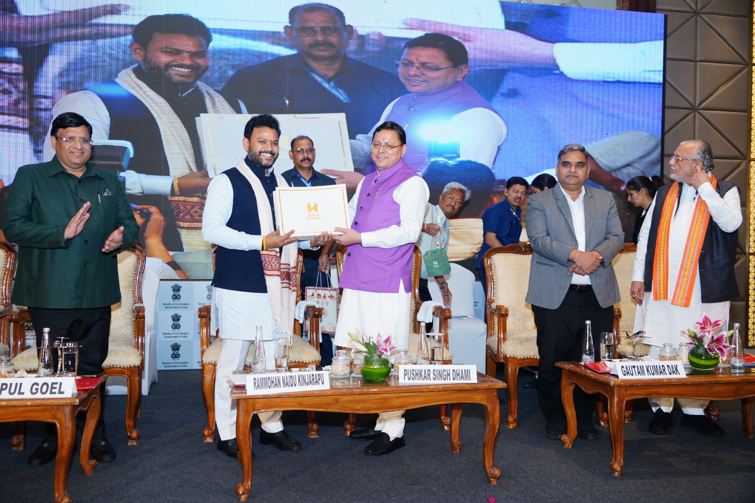 मुख्यमंत्री पुष्कर सिंह धामी ने की पर्वतीय राज्यों के लिए पृथक विमानन नीति की मांग