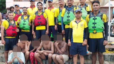 कांवड़ मेला- हरिद्वार में एक ही परिवार के 05 डूबते लोगो का SDRF ने किया रेस्क्यू कांवड़ मेला- हरिद्वार में एक ही परिवार के 05 डूबते लोगो का SDRF ने किया रेस्क्यू