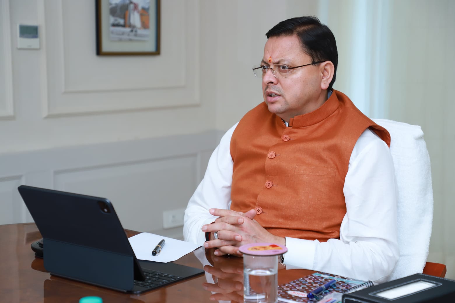 पर्यटन आधारित विकास की ओर उत्तराखण्ड, मुख्यमंत्री ने दी ‘गेम चेंजर योजनाओं’ को तेज़ी से लागू करने की हिदायत