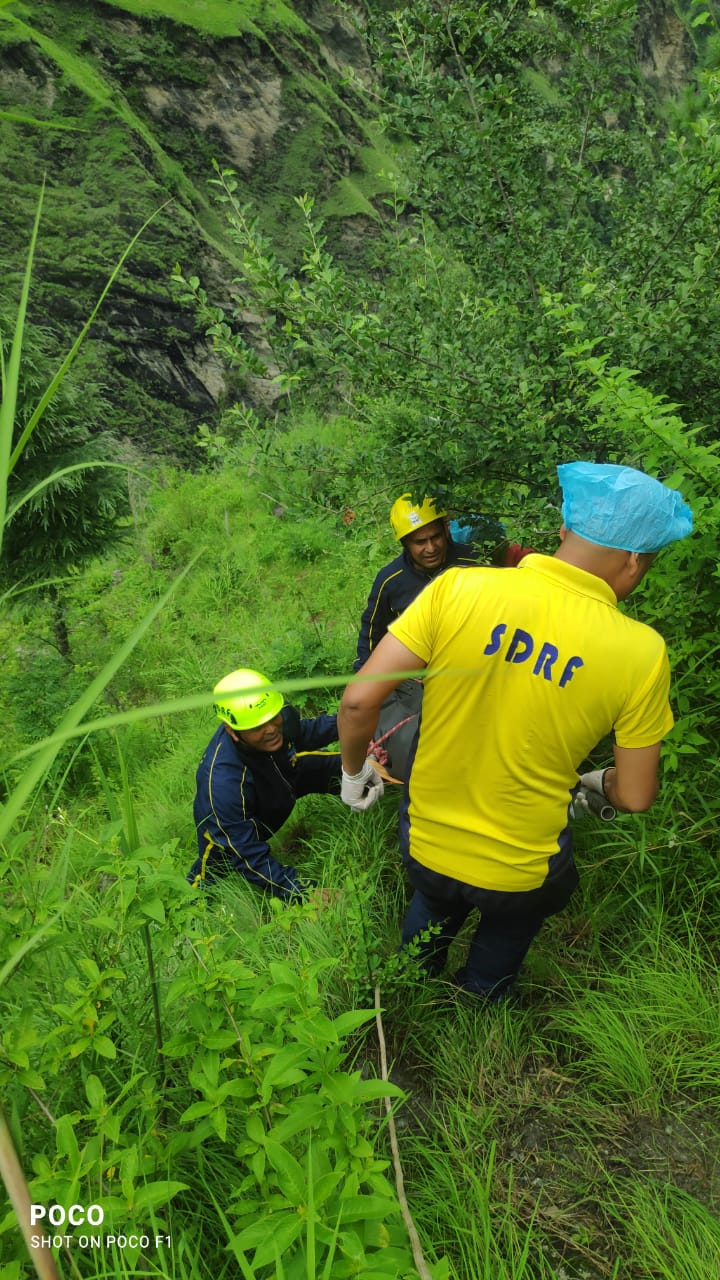 दुःखद : जोशीमठ में खाई में गिरा कांवड़िया, शव बरामद दुःखद : जोशीमठ में खाई में गिरा कांवड़िया, शव बरामद