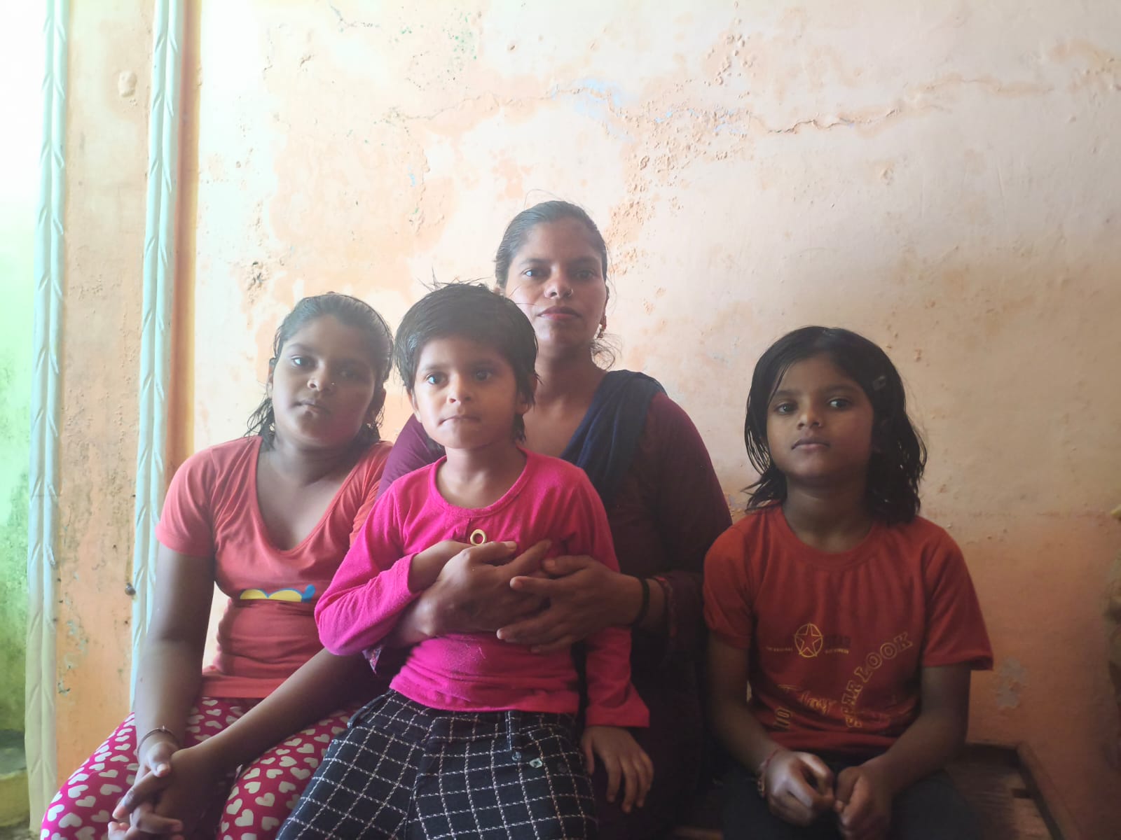 विधवा की गुहार पर डीएम का बड़ा फैसला: ऋण बीमा धोखाधड़ी में बैंक सील