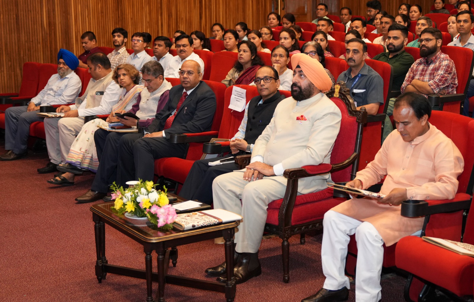 स्वस्थ शरीर के जरूरी है पारंपरिक आहार, योग और प्राणायाम: राज्यपाल