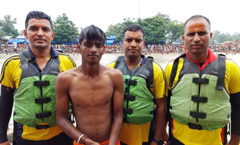 हरिद्वार कांवड़ मेला 2025: SDRF का साहसिक कार्य, 7 लोगों की बचाई जान हरिद्वार कांवड़ मेला 2025: SDRF का साहसिक कार्य, 7 लोगों की बचाई जान