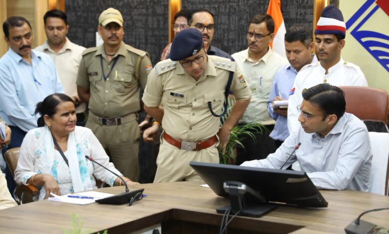 शिक्षा, स्वास्थ्य, कानून और जनहित में त्वरित निर्णयों का मंच बना ‘जनता दर्शन’ शिक्षा, स्वास्थ्य, कानून और जनहित में त्वरित निर्णयों का मंच बना ‘जनता दर्शन’