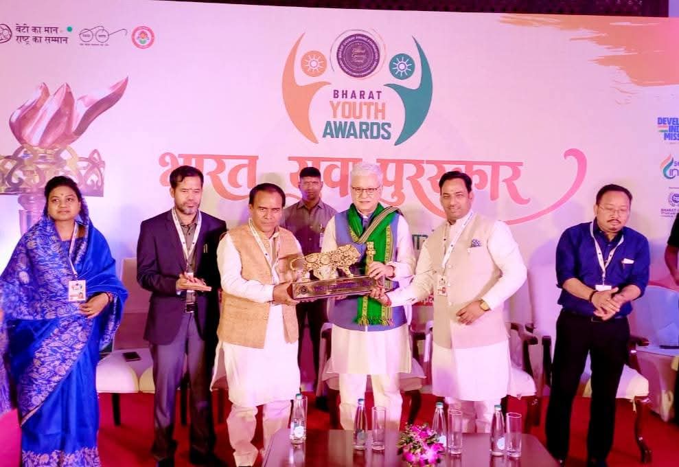 दिल्ली में आयोजित कार्यक्रम में तेलंगाना के राज्यपाल ने मंत्री डॉ. धन सिंह रावत को ‘भारत युवा पुरस्कार’ से किया सम्मानित