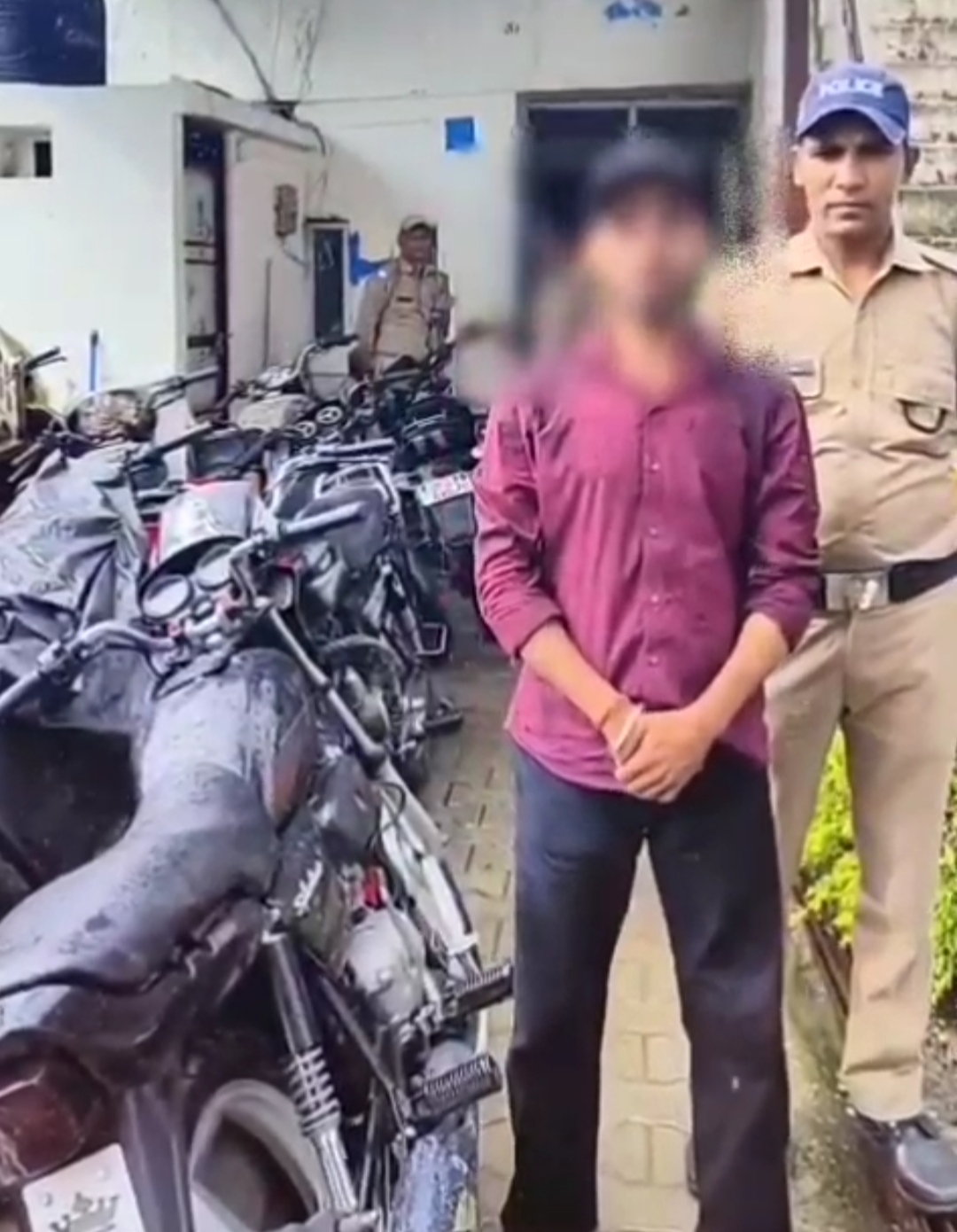 दबंग बनने की कोशिश करने वाले की पुलिस ने निकाली हेकड़ी