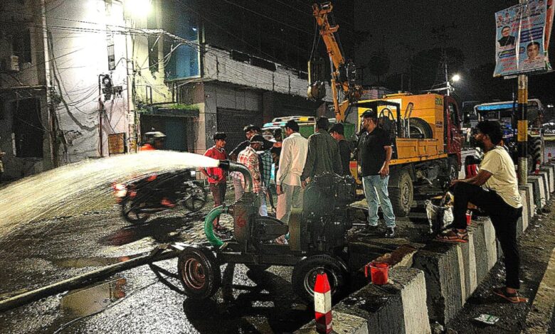 जल भराव क्षेत्रों से पानी की निकासी में उपयोगी साबित हो रहे जिला प्रशासन के हाई प्रेशर डी-वाटरिंग पंप जल भराव क्षेत्रों से पानी की निकासी में उपयोगी साबित हो रहे जिला प्रशासन के हाई प्रेशर डी-वाटरिंग पंप