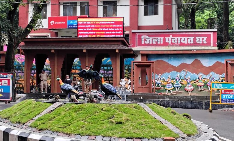 शहर में यातायात प्रबंधन के साथ; कुठालगट एवं साई मंदिर पर नई स्लिप रोड, रांउड अबाउट लाईटिंग, मय पहाड़ी शैली सौन्दर्य कार्य पूर्णता की ओर शहर में यातायात प्रबंधन के साथ; कुठालगट एवं साई मंदिर पर नई स्लिप रोड, रांउड अबाउट लाईटिंग, मय पहाड़ी शैली सौन्दर्य कार्य पूर्णता की ओर