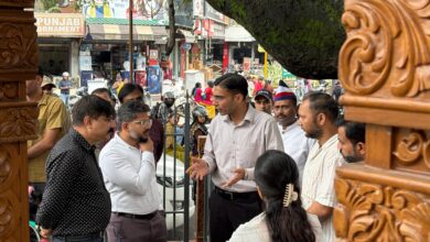 मुख्यमंत्री की प्रेरणा से दून के मुख्य चौराहे अब चौराहे कम, भव्य सुरक्षित शो-केस दिखते हैं ज्यादा मुख्यमंत्री की प्रेरणा से दून के मुख्य चौराहे अब चौराहे कम, भव्य सुरक्षित शो-केस दिखते हैं ज्यादा