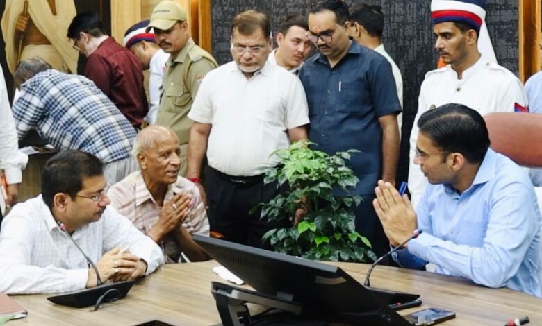 आवास हेतु भूखंड स्वतत्रंता सेनानियों के पीड़ितों का है हक; हरसंभव प्रयास करेगा प्रशासनः डीएम