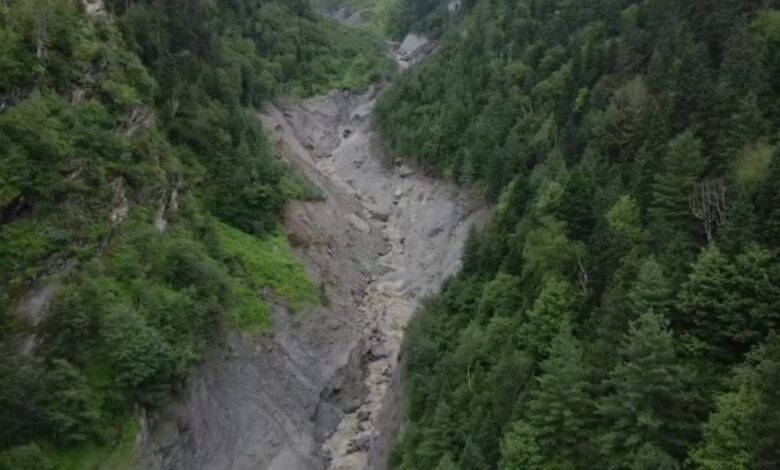 भूस्खलन प्रभावित हर्षिल-धराली में SDRF का ड्रोन ऑपरेशन भूस्खलन प्रभावित हर्षिल-धराली में SDRF का ड्रोन ऑपरेशन