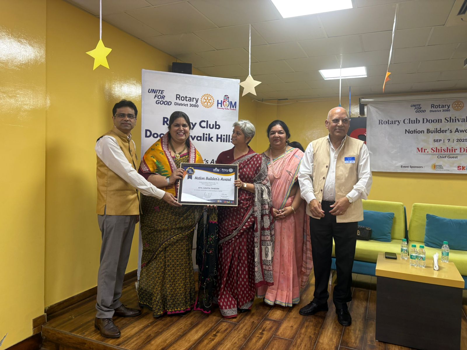 रोटरी क्लब डून शिवालिक हिल्स ने 21 शिक्षकों को किया सम्मानित रोटरी क्लब डून शिवालिक हिल्स ने 21 शिक्षकों को किया सम्मानित