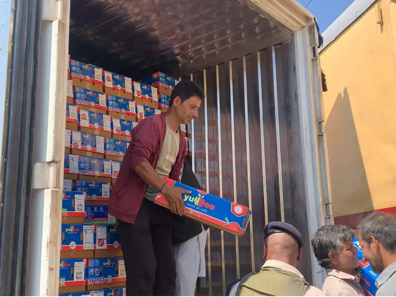 कश्मीर से दिल्ली के लिए पहली कार्गो पार्सल ट्रेन रवाना, एल-जी बोले– बागवानों की आय बढ़ाने में होगी मदद