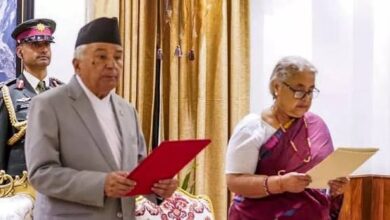 नेपाल संसद भंग: राष्ट्रपति ने दी मंज़ूरी, सुषिला कार्की बनीं अंतरिम प्रधानमंत्री, मार्च 2026 में होंगे चुनाव नेपाल संसद भंग: राष्ट्रपति ने दी मंज़ूरी, सुषिला कार्की बनीं अंतरिम प्रधानमंत्री, मार्च 2026 में होंगे चुनाव