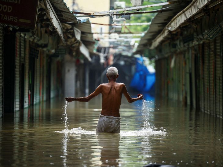 राजस्थान में हाईवे बहा, उदयपुर की कॉलोनियाँ डूबीं; भोपाल-बरवानी- दिल्ली में बाढ़ जैसे हालात