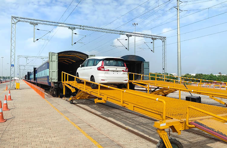मारुति सुजुकी ने कश्मीर तक पहली बार रेलमार्ग से की कारों की आपूर्ति, बनाई नई मिसाल