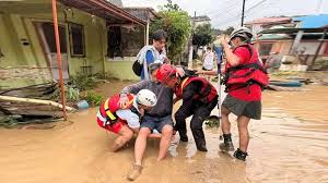 तूफान कालमेगी की तबाही से जूझ रहा फिलीपींस, सरकार ने दी चेतावनी – अब वियतनाम की ओर बढ़ रहा तूफान तूफान कालमेगी की तबाही से जूझ रहा फिलीपींस, सरकार ने दी चेतावनी – अब वियतनाम की ओर बढ़ रहा तूफान