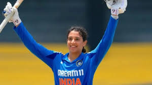 स्मृति मंधाना का जलवा बरकरार: 10,000 इंटरनेशनल रन पूरे, 2025 में शुभमन गिल के रिकॉर्ड पर नजर