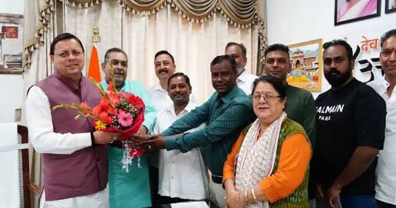 धामी सरकार में जल्द हो सकता है बड़ा फेरबदल: 5 मंत्री पदों पर मंथन जारी