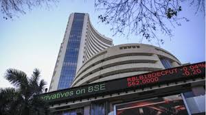 निवेशकों को झटका: सेंसेक्स 200 अंक गिरा, निफ्टी फिसला, सरकारी बैंक शेयर टूटे