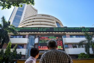 Stock Market Crash: बाजार में बड़ी गिरावट, सेंसेक्स 900 अंक लुढ़का; निफ्टी 24 हजार के नीचे बंद