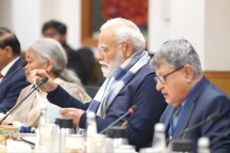 साढ़े चार घंटे चली मोदी कैबिनेट की मैराथन बैठक, मंत्रालयों के कामकाज की हुई बड़ी समीक्षा